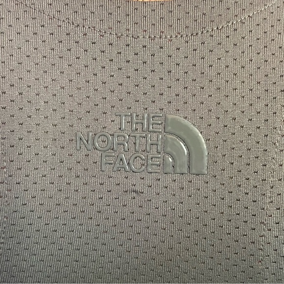The North Face Women's Gray Sleeveless exercise Top razor back size S/P - Picture 4 of 6